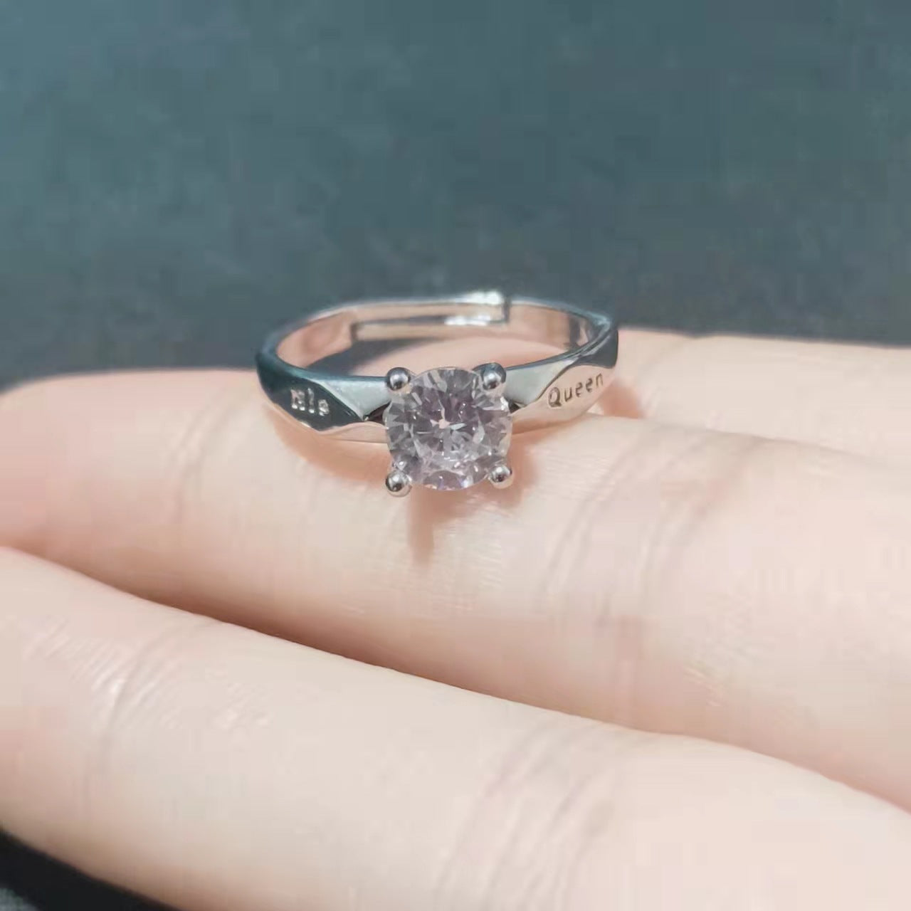 Couple's Ring for Men and Women's Platinum-plated Ring Engraving Her King His Queen