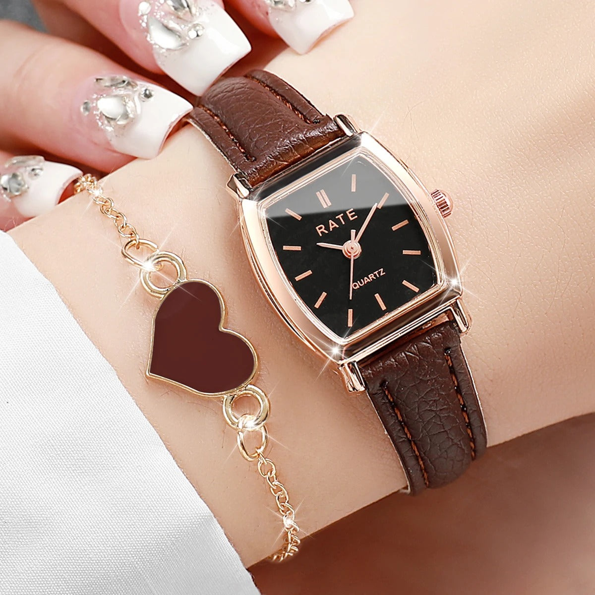 2PCS Fashion Leather Strap Quartz Wristwatches Set With Heart Bracelet